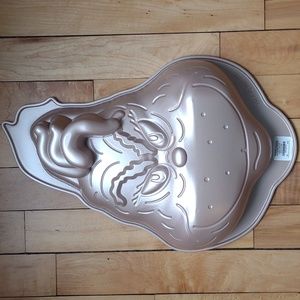 NWT Nordic Ware Grinch Cake Pan | Williams Sonoma Exclusive